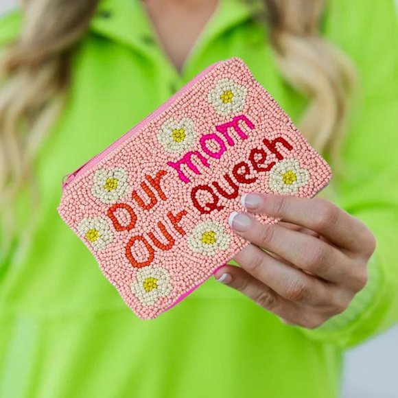 Our Mom Our Queen NEW Seed Beaded Makeup Coin Money Pouch Bag - Picture 1 of 3